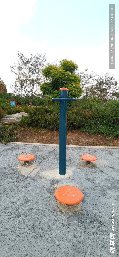 户外儿童游乐设施场景