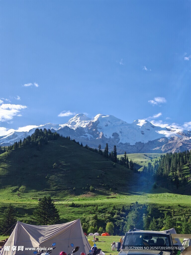 山间露营美景