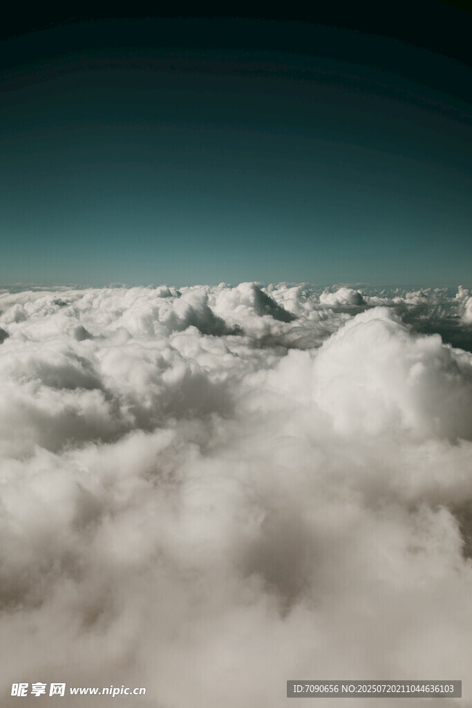 高空云海壮丽景观