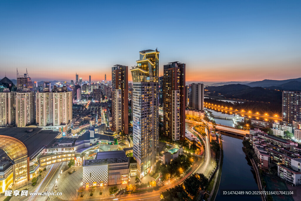 城市璀璨夜景