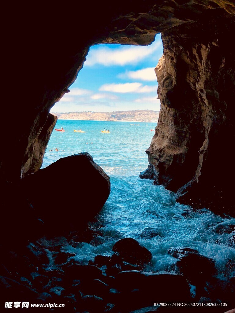 洞穴望海美景