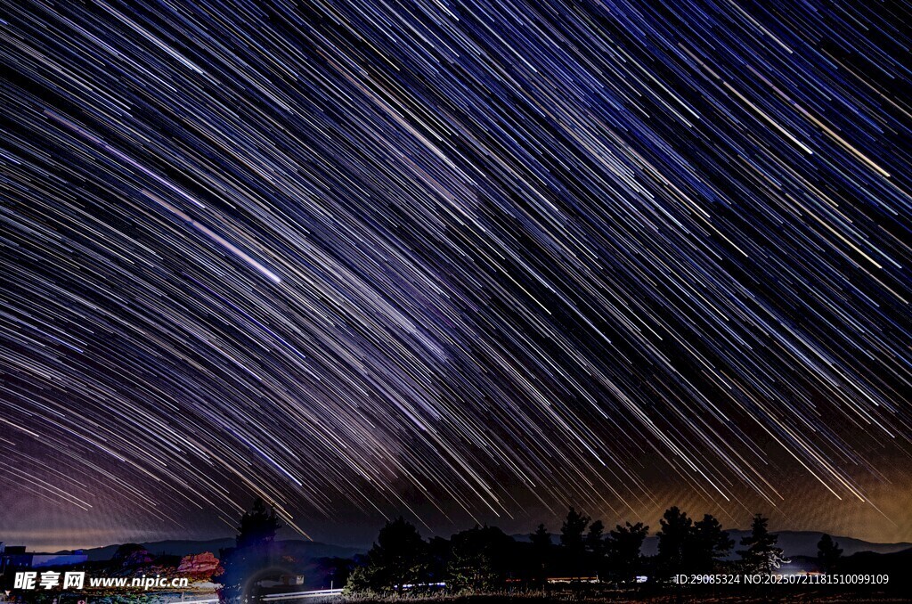 星轨夜景流星璀璨星空之美