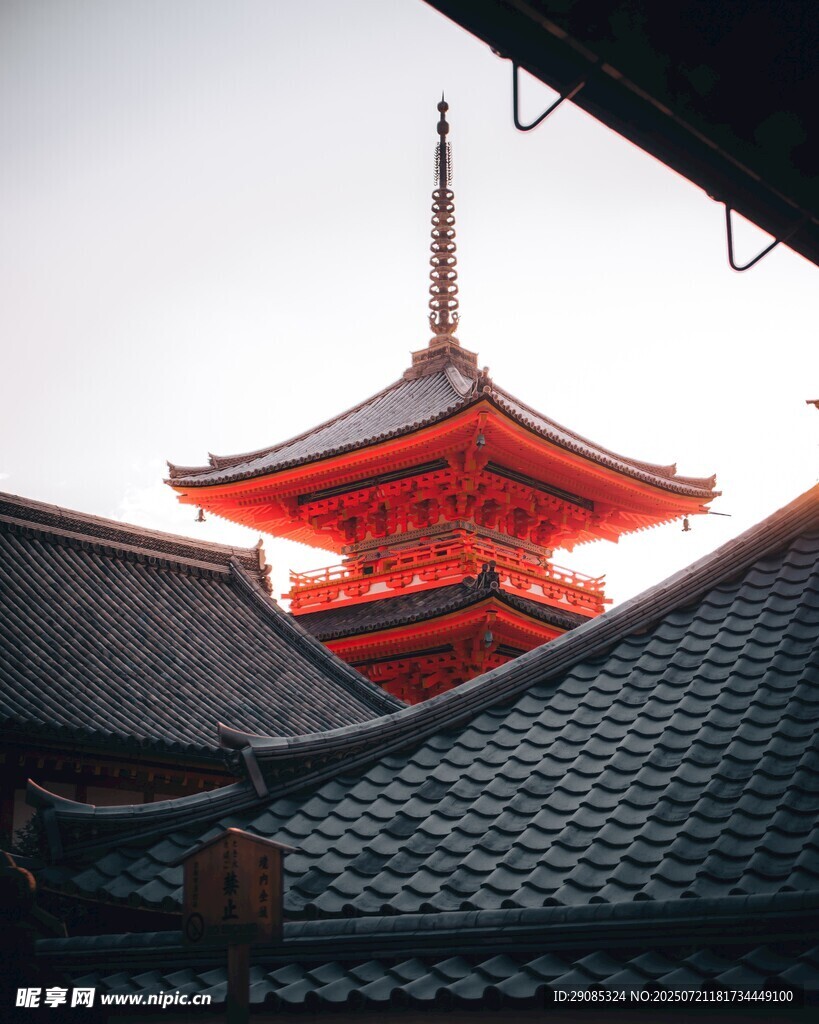 日本传统塔楼建筑景观