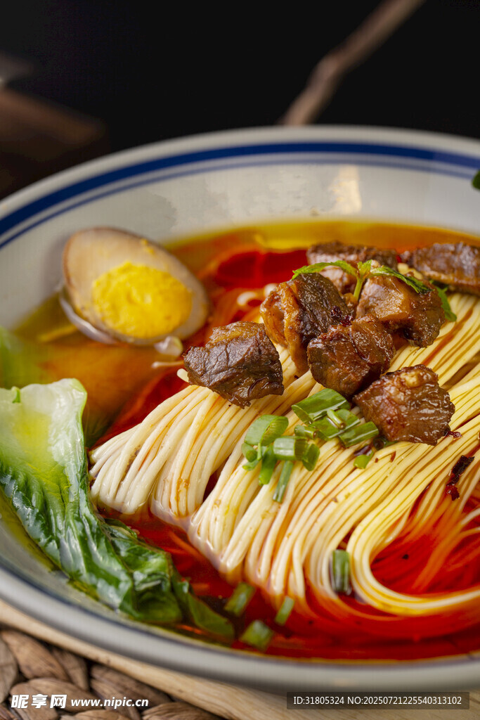 美味牛肉拉面 营养丰富