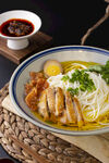 美味鸡肉米线配特色蘸料