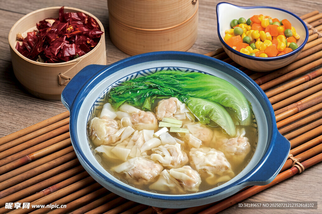馄饨汤 饺子 水饺