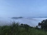 云雾缭绕美景图