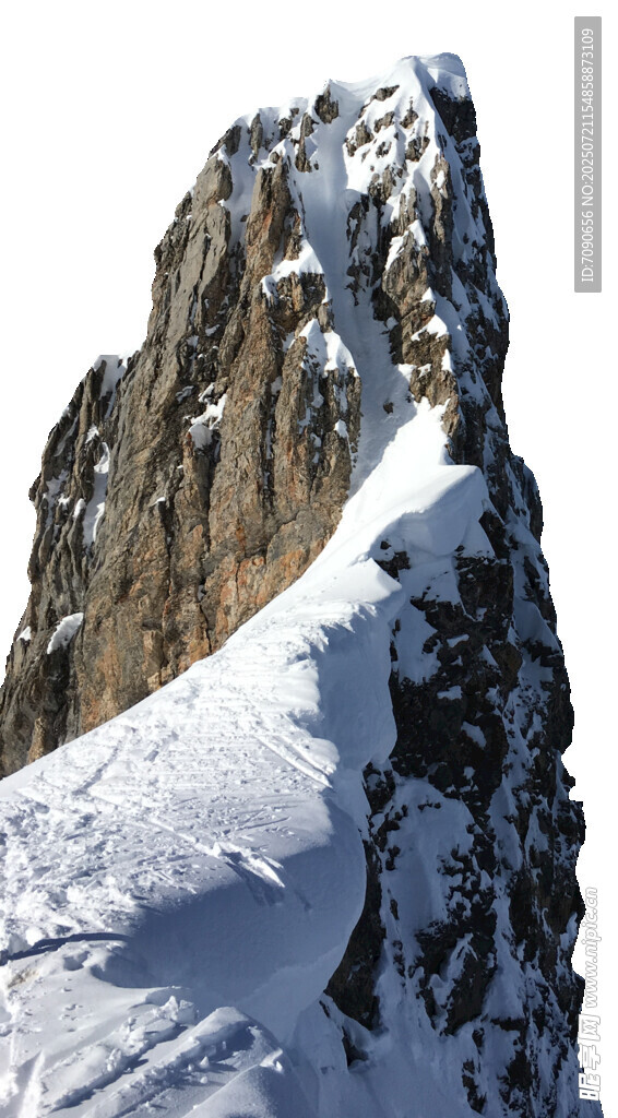 巍峨雪山尖峰