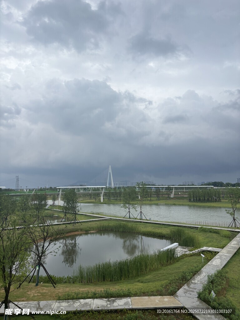 湖畔公园景致