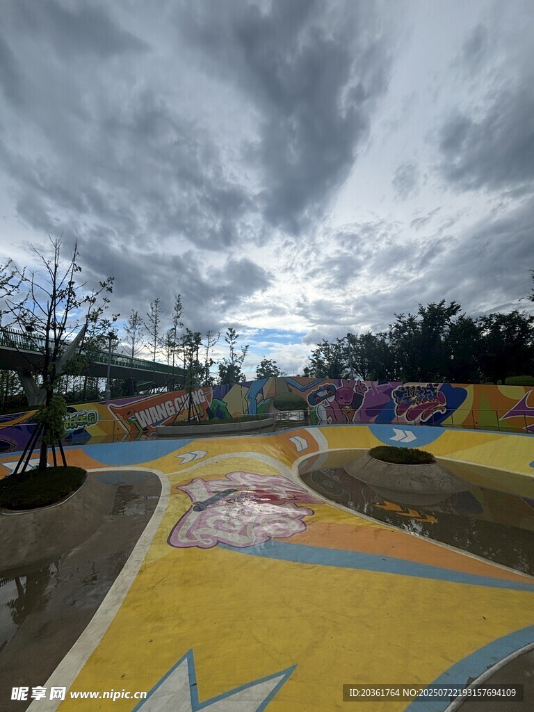 多彩户外儿童游乐场地