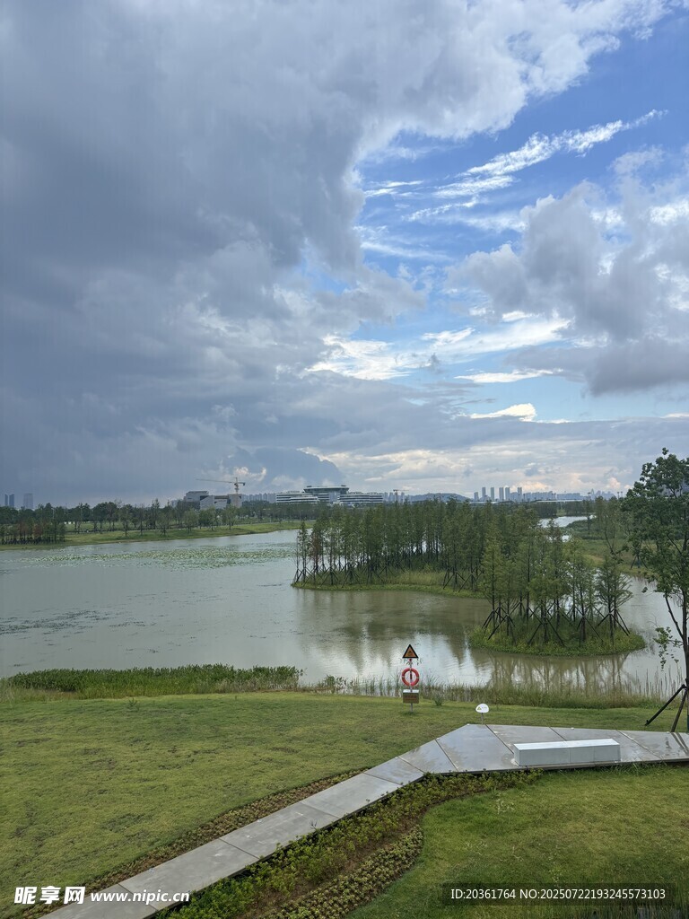 湖畔风光