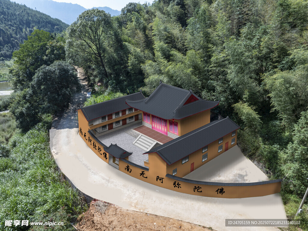 山间木屋隐于葱郁树林