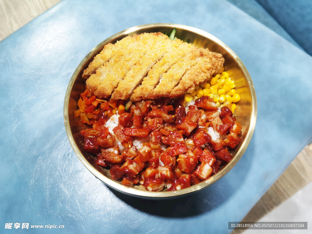 美味双拼饭烤肉拌饭