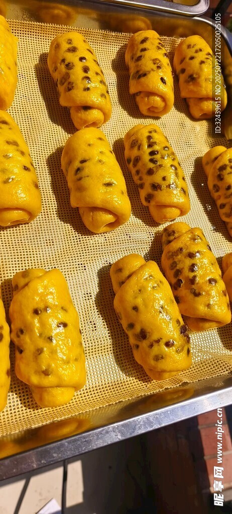 烤盘上的美味烤制食物