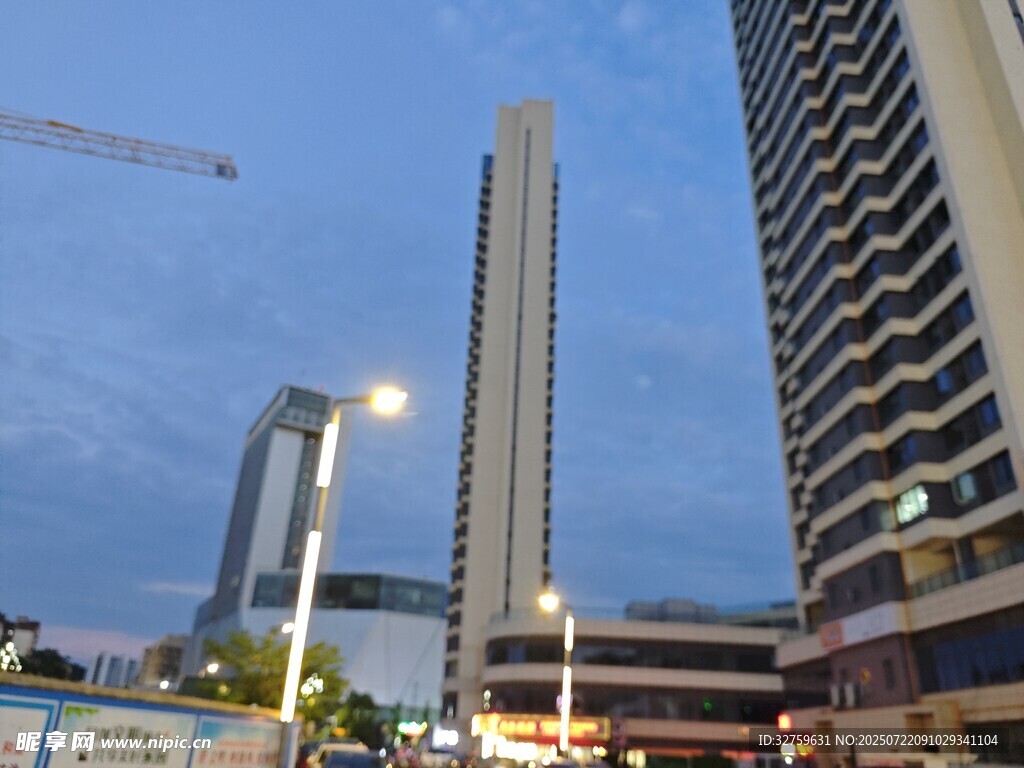 城市高楼夜景
