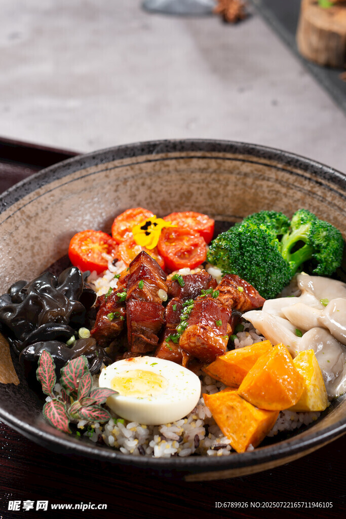 红烧肉饭