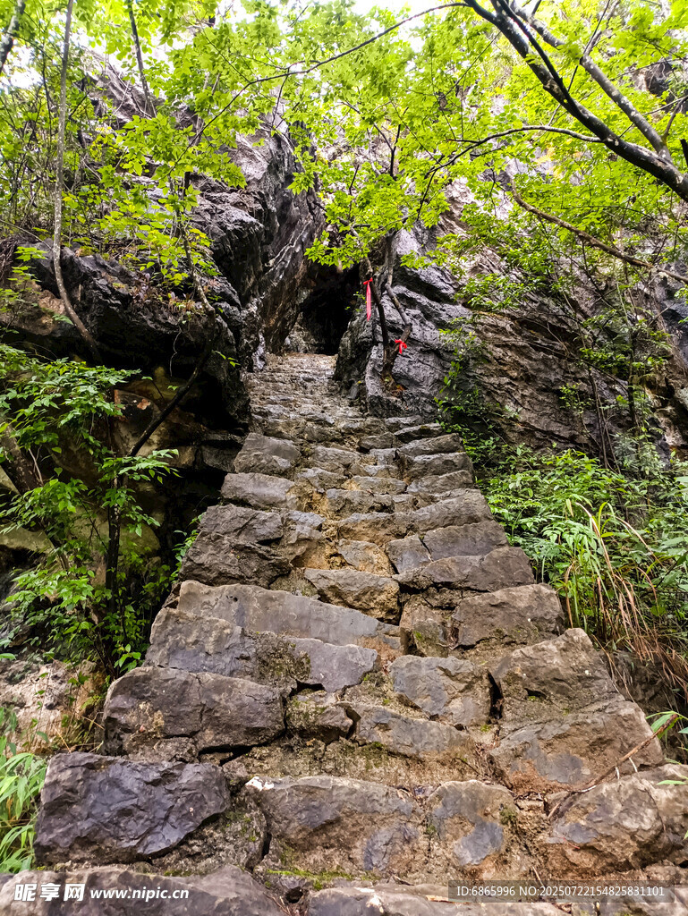 山间石径