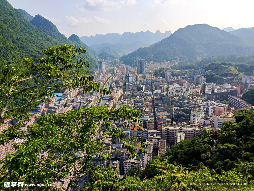 东兰县城