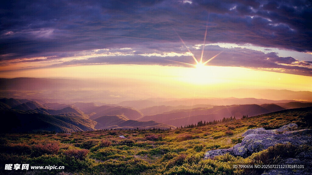 山间日出美景