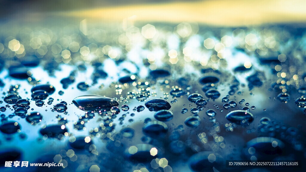 水滴折射的梦幻光影