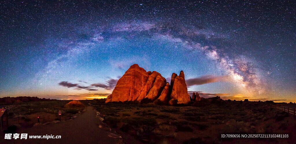 澳大利亚乌鲁鲁岩星空美景