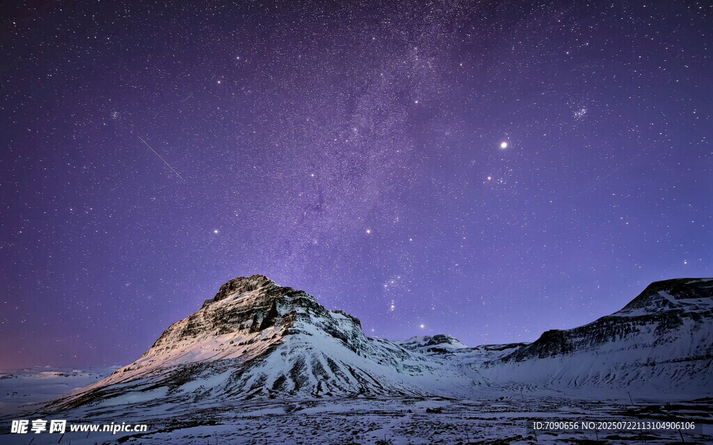 雪山之巅的璀璨星空