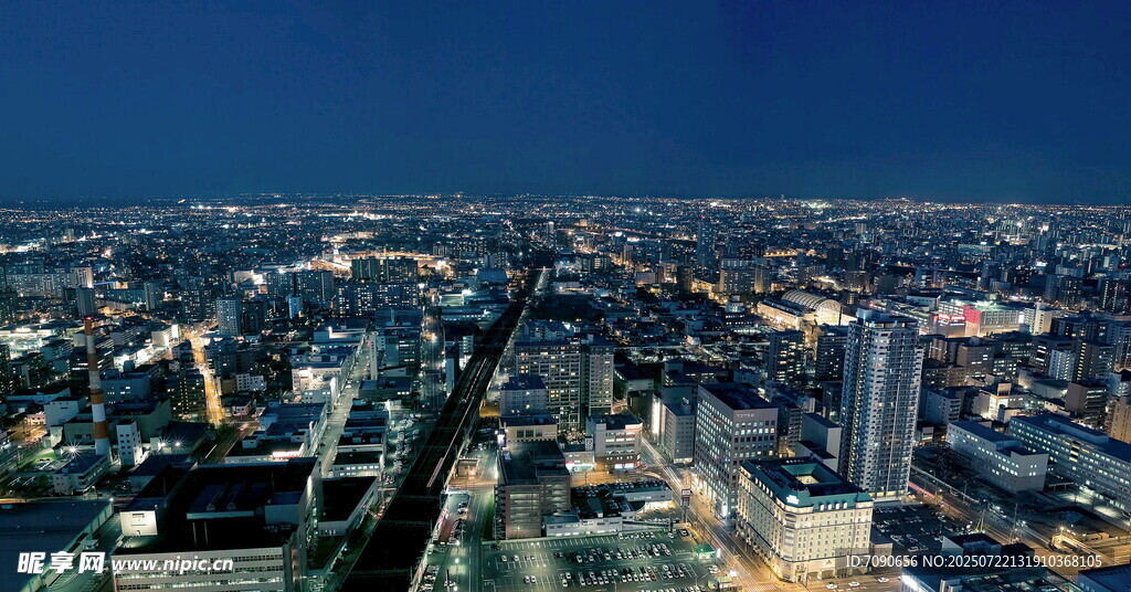 城市璀璨夜景俯瞰图