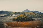 壮丽火山景观俯瞰图