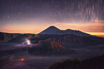 火山星空壮丽夜景