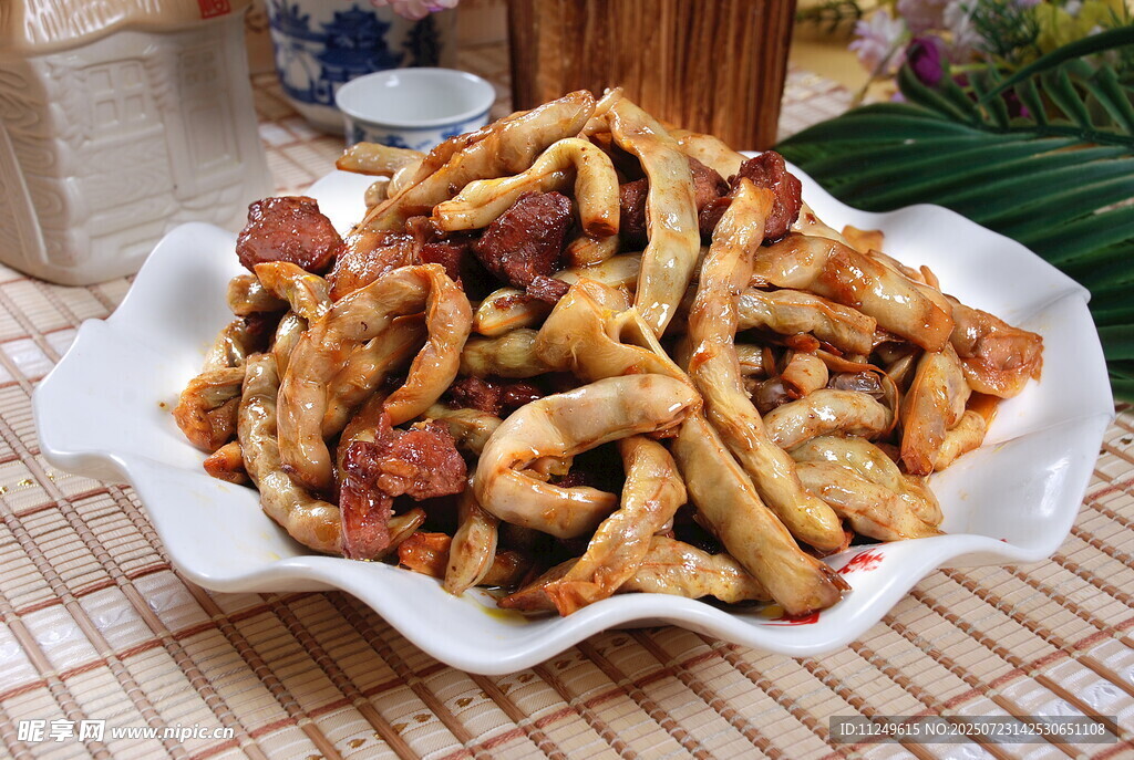 红烧肉压黄豆角