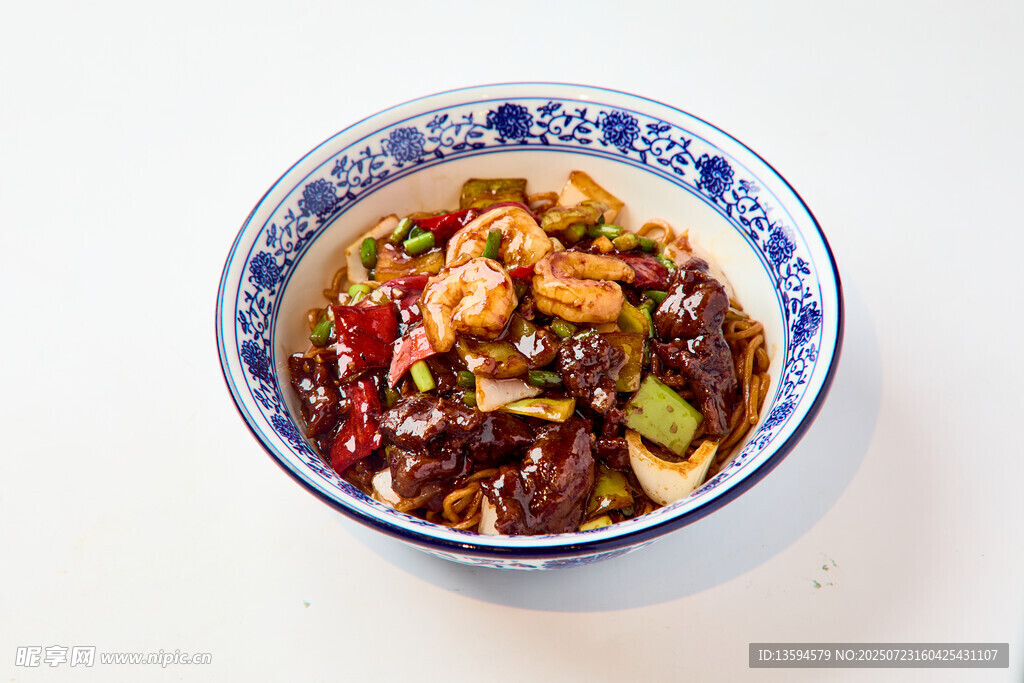虾仁牛肉拌面