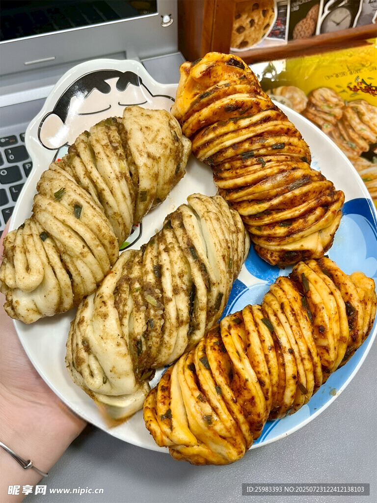 夹心花卷