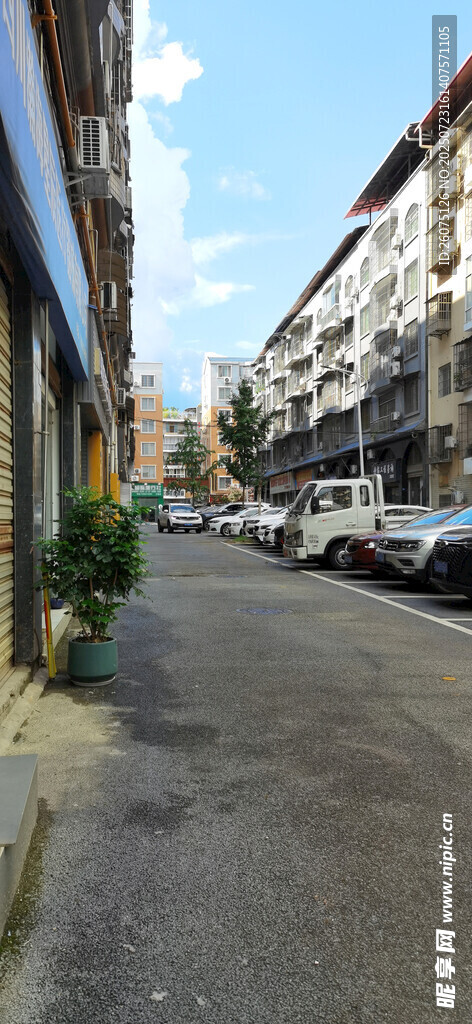 城市街道景象