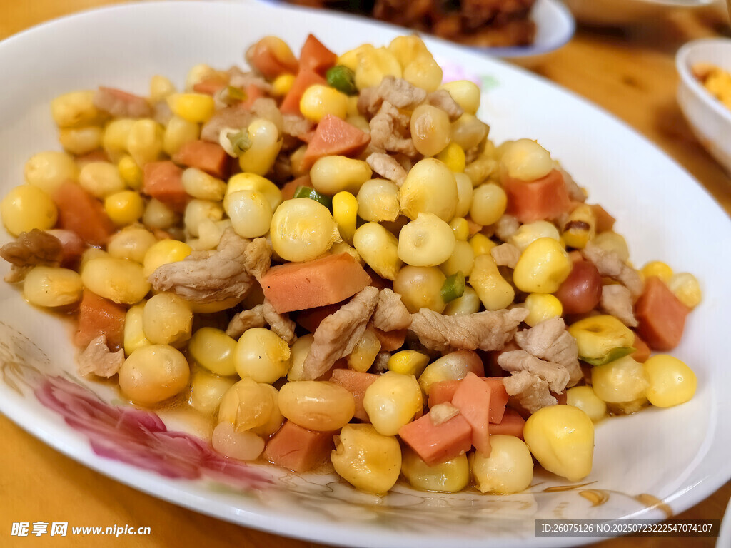玉米炒肉丁