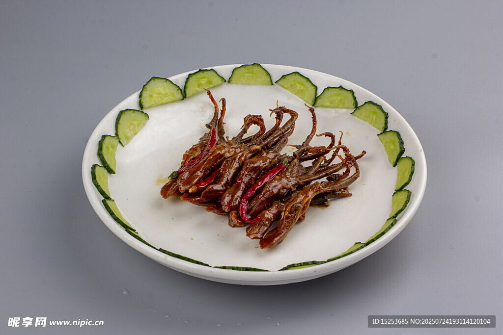 盘中美味鸭舌