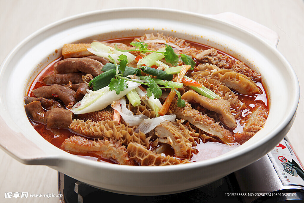 美味砂锅炖菜