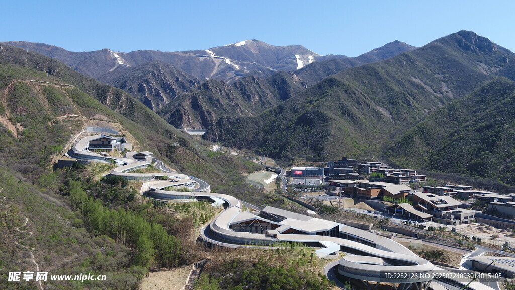 高山滑雪中心  