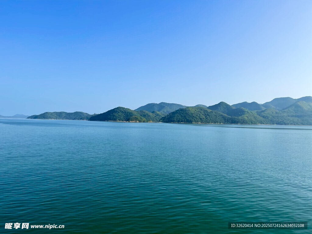 碧海青山的美丽海景