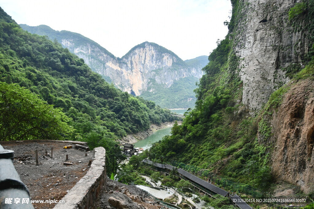 壮丽峡谷自然风光