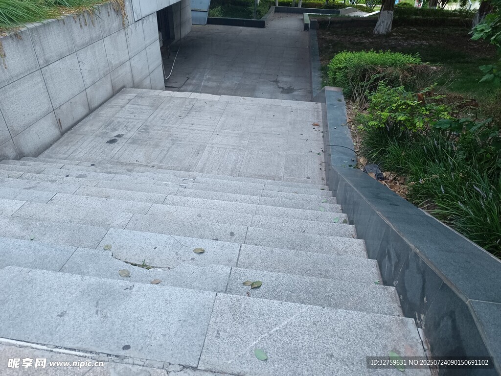 户外石阶小路景观