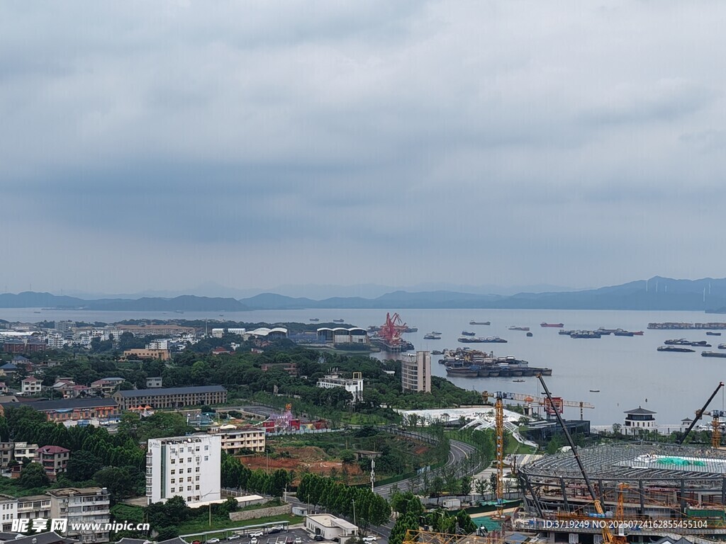俯拍