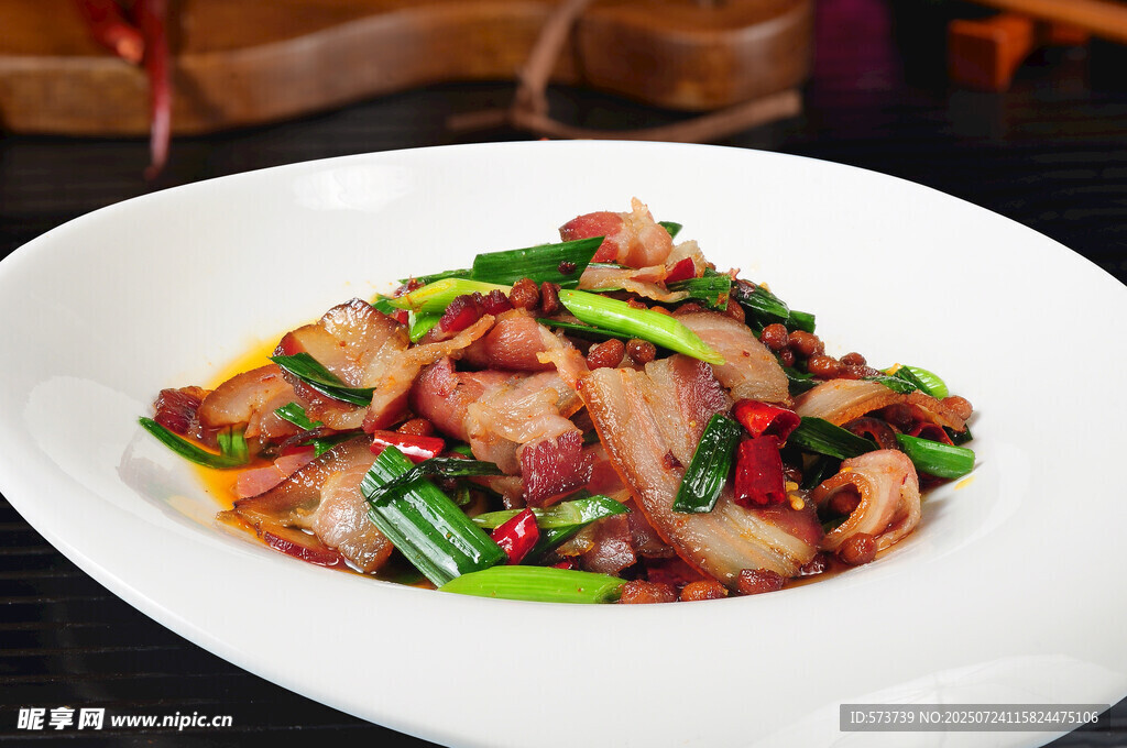 蒜苗炒腊肉
