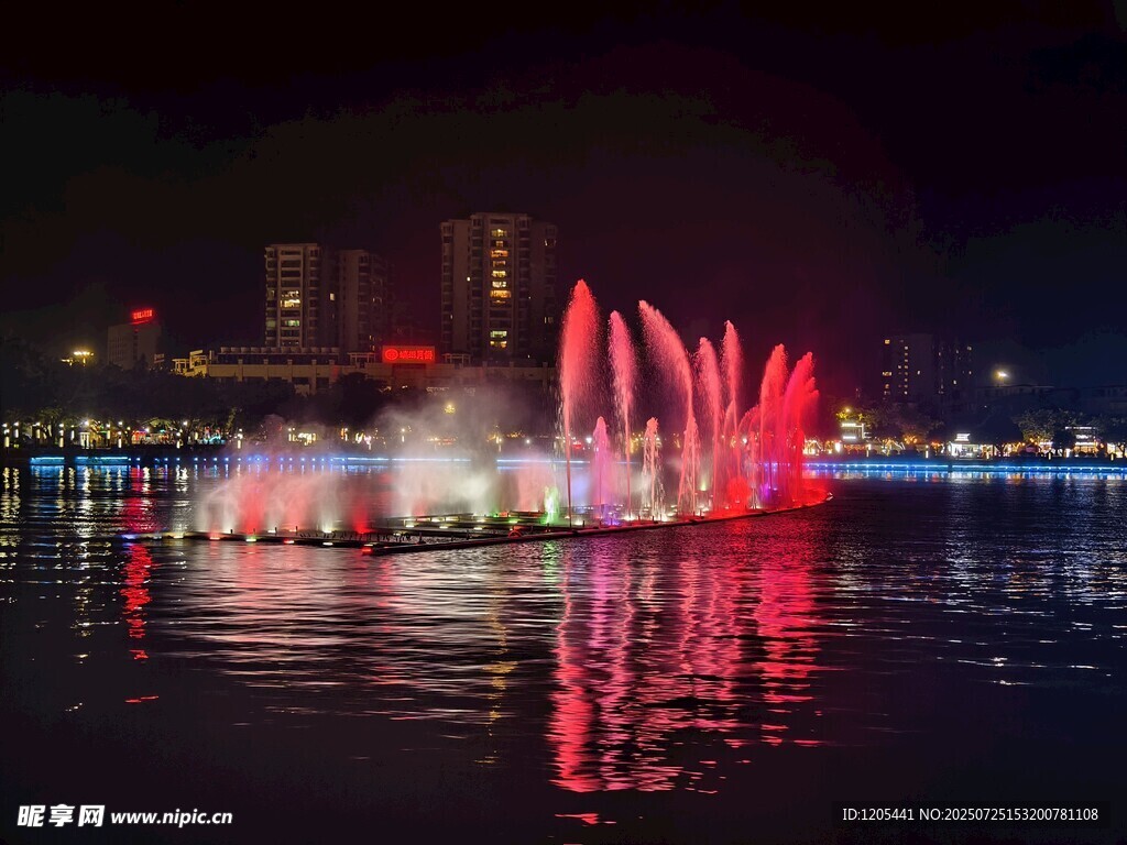 肇庆城市夜景喷泉绚丽绽放
