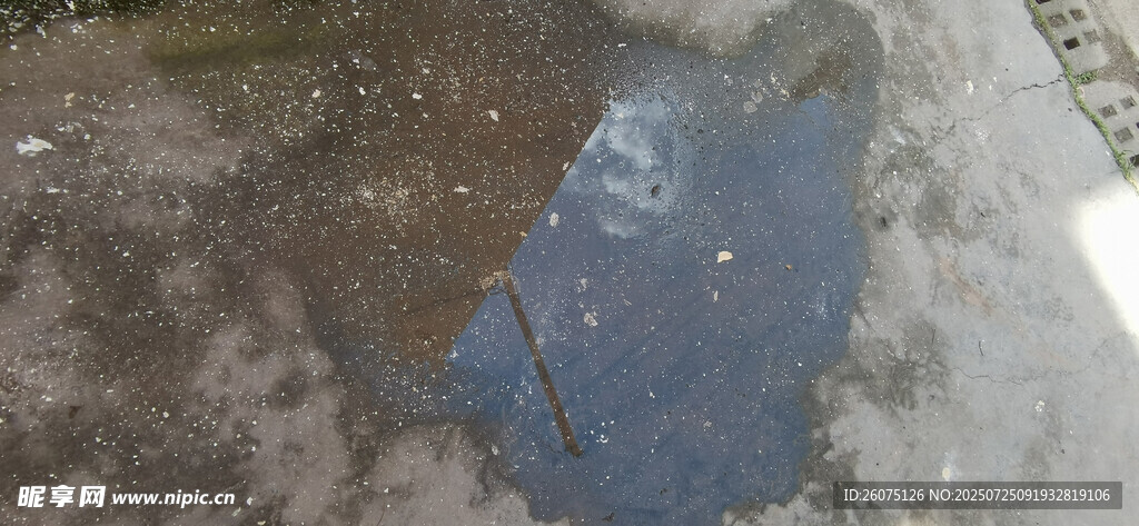 老旧小区地面积水