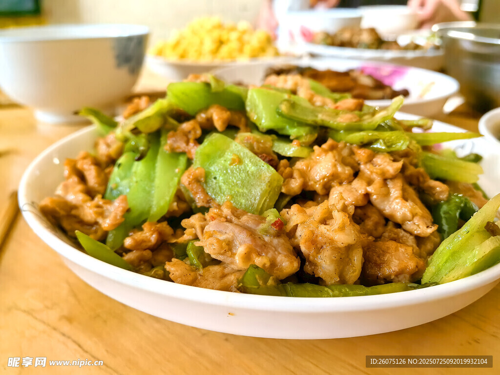 青笋炒肉美食特写
