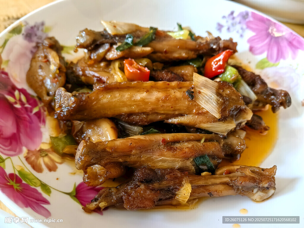 香辣美味卤鸭翅