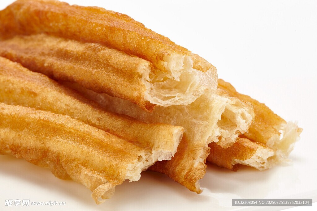 金黄酥脆美味油条