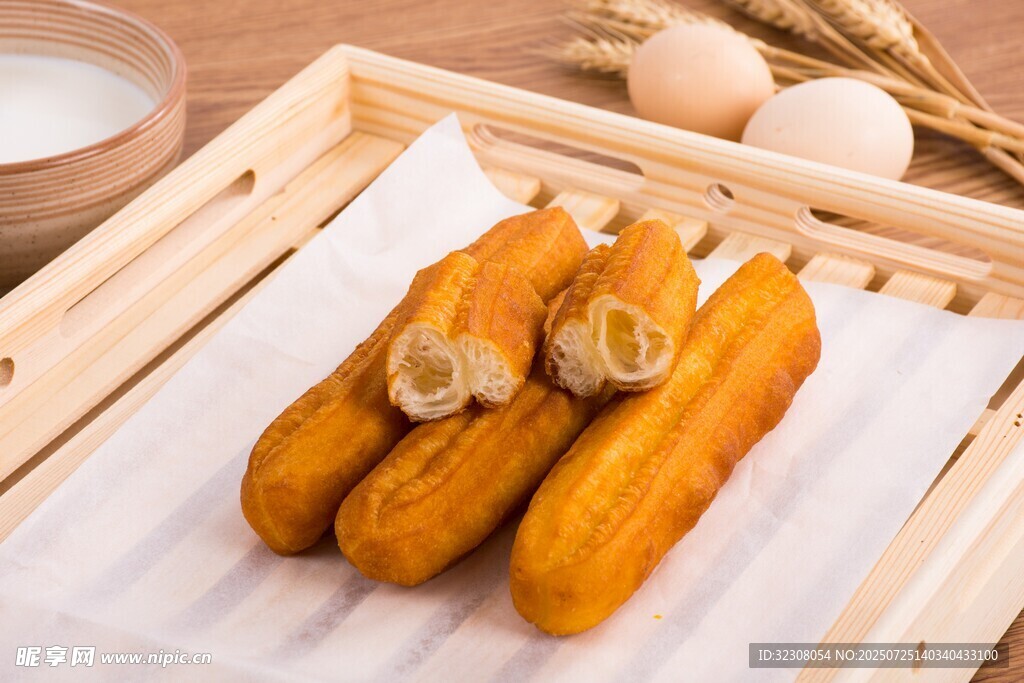 美味油条配鸡蛋