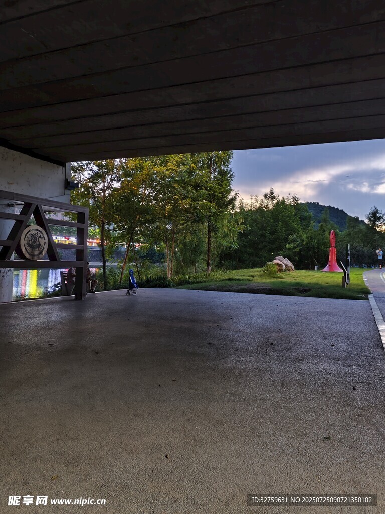 桥下景观