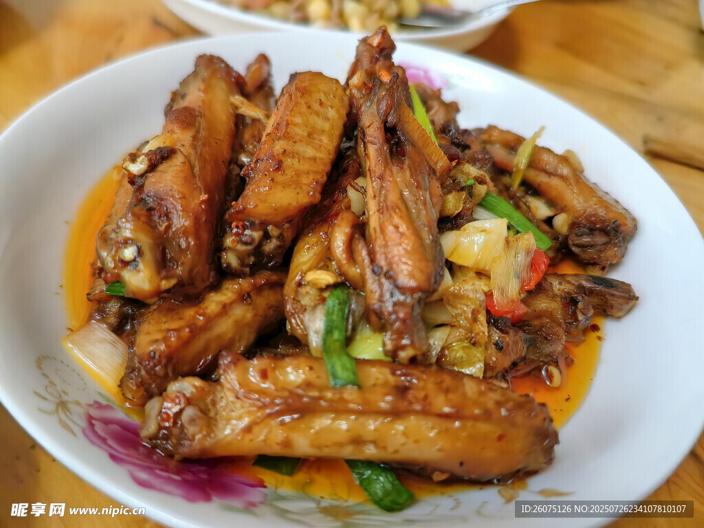 香辣美味鸡翅尖